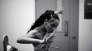 FKA twigs - 'Video Girl'